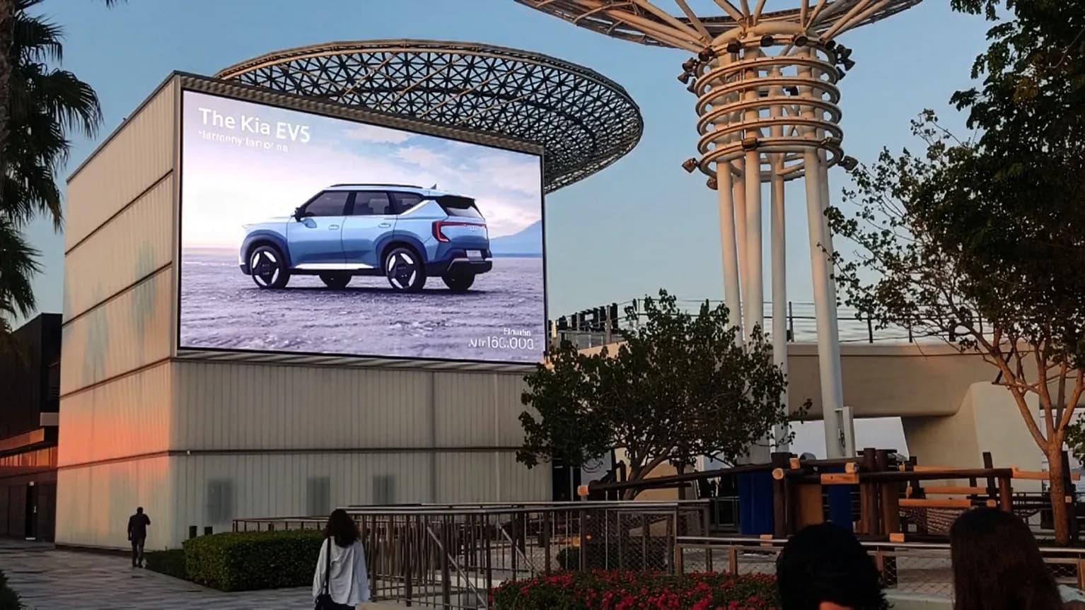 Mall & Retail Network Displays